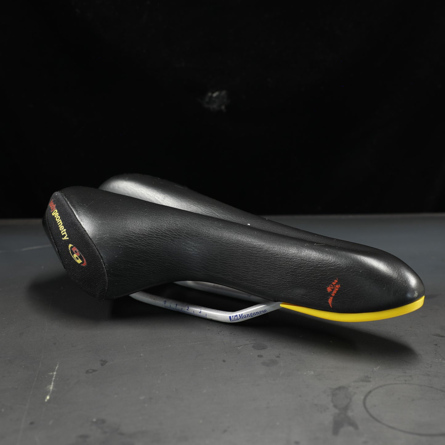 Specialized Body Geometry BG Manganese Saddle