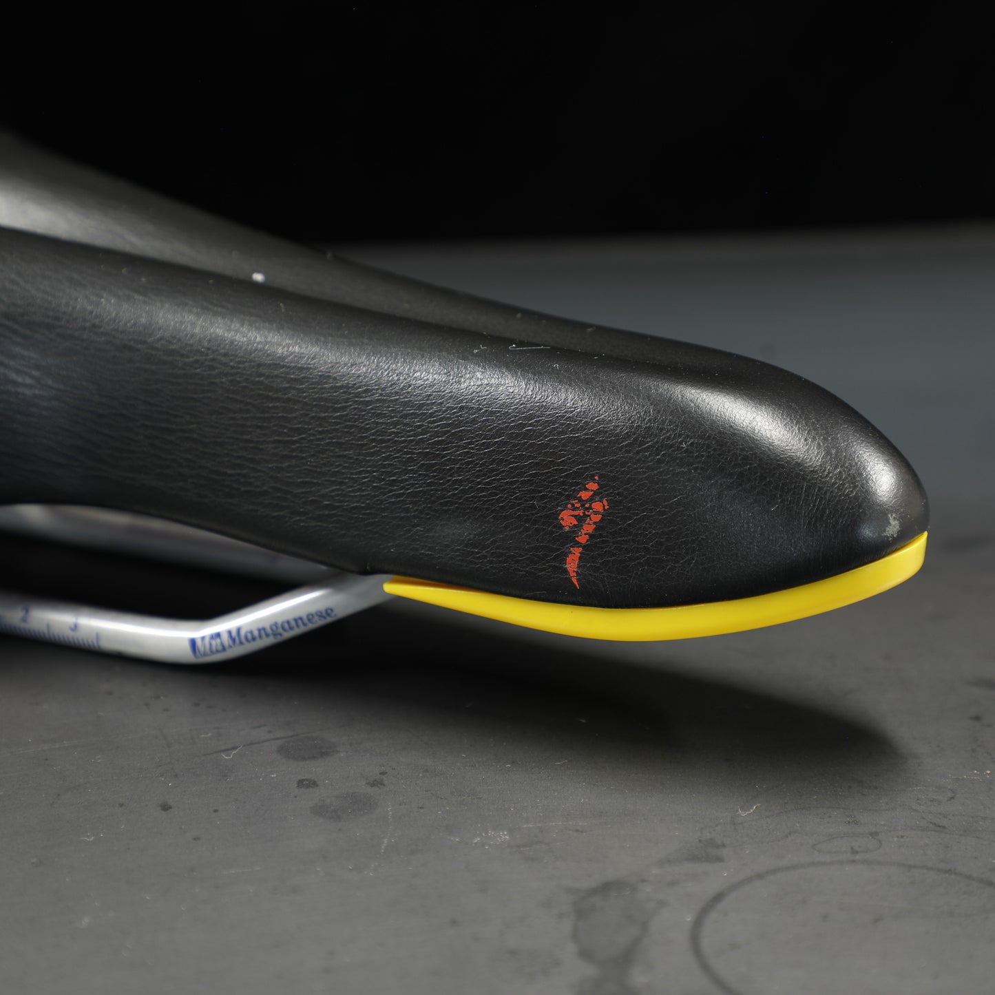 Specialized Body Geometry BG Manganese Saddle