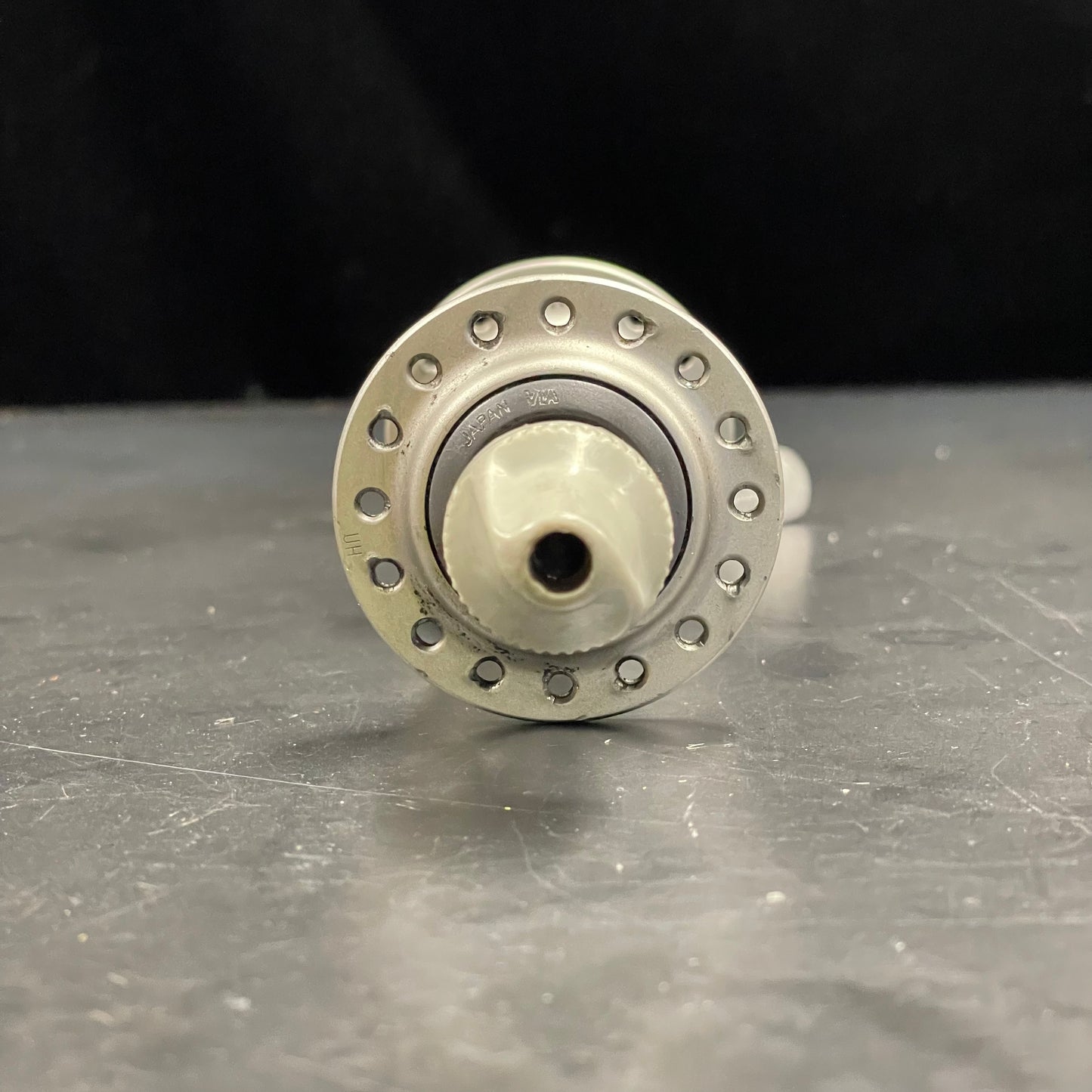 Shimano 105 Front Hub - 100mm - 32H