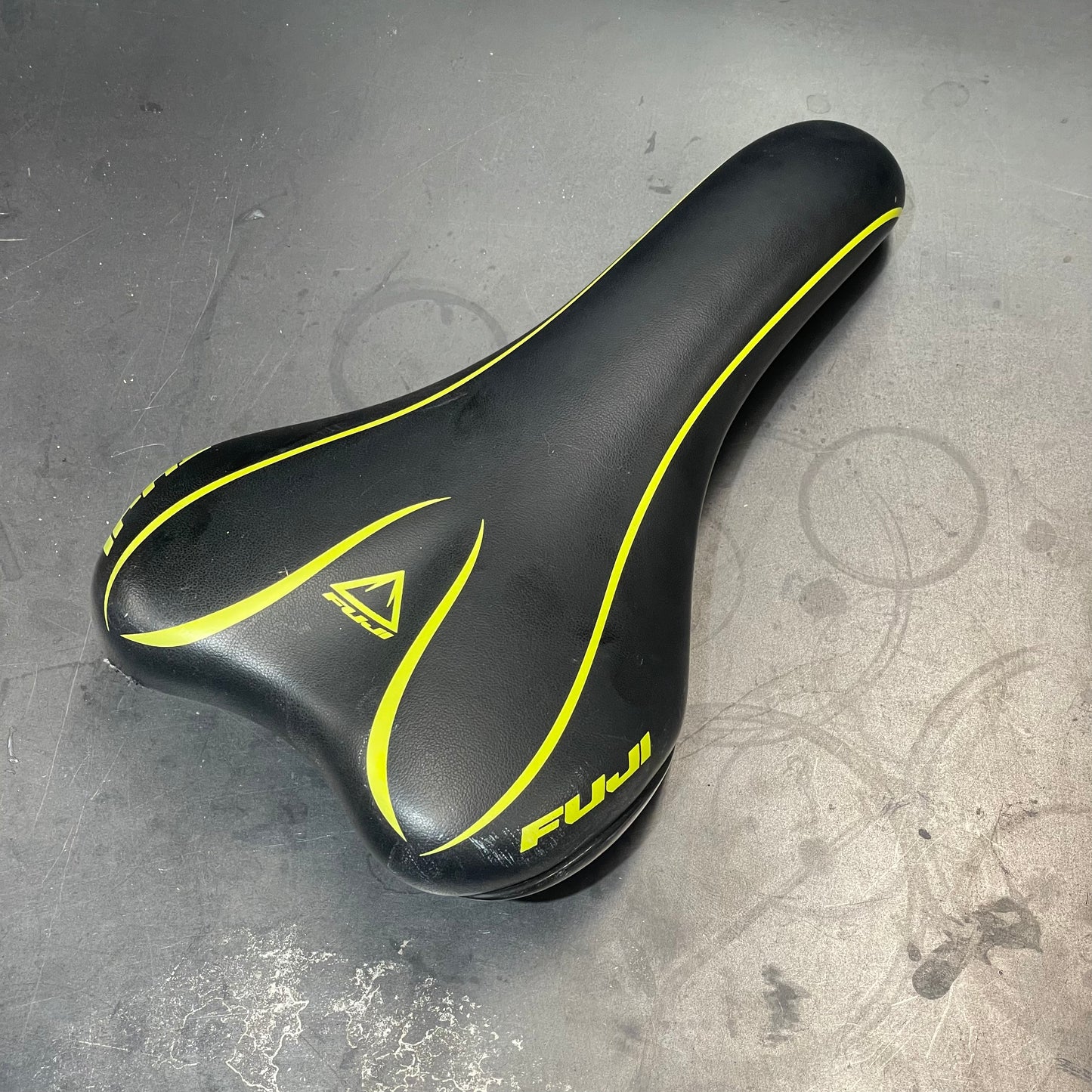 Fuji Saddle