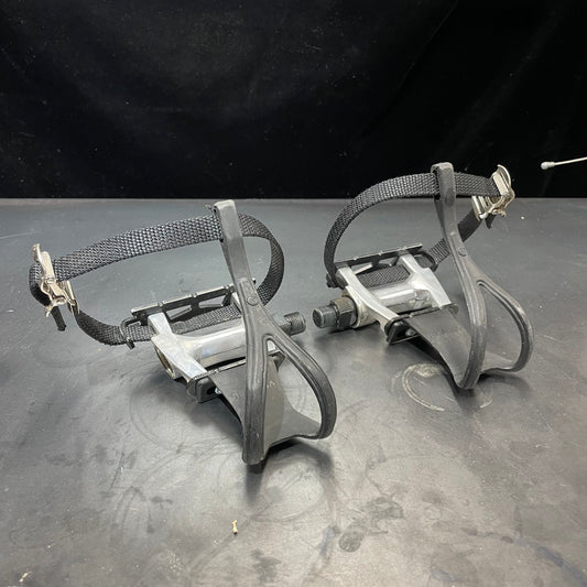 VP Pedals and Straps