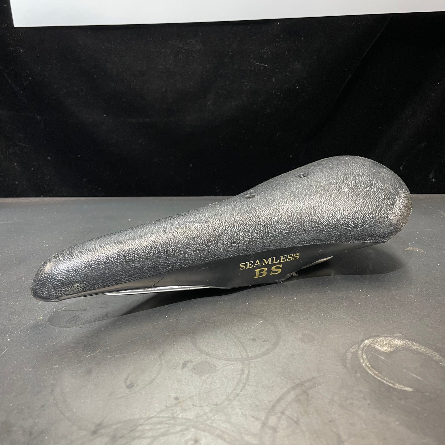 Fujita Seamless BS Saddle