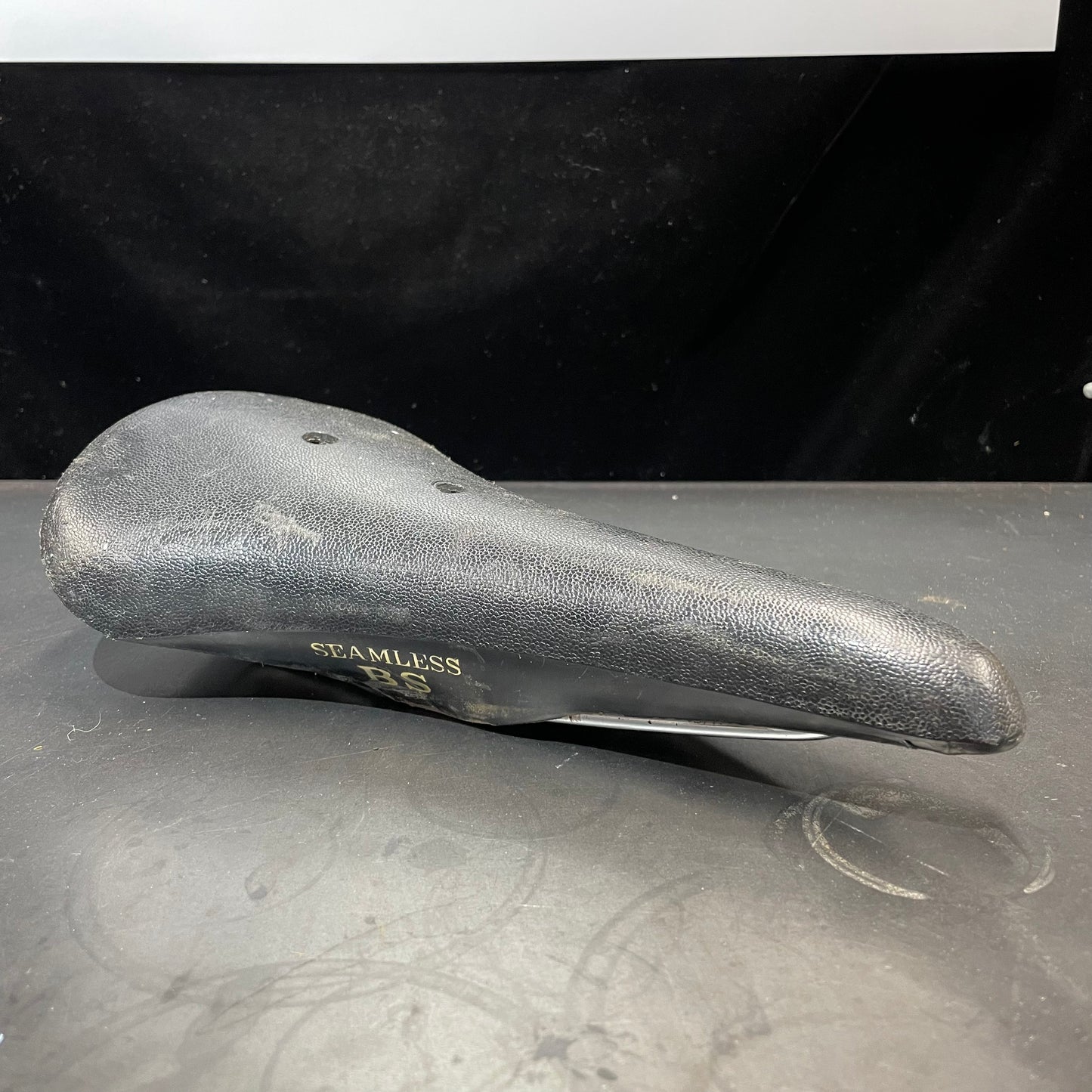 Fujita Seamless BS Saddle