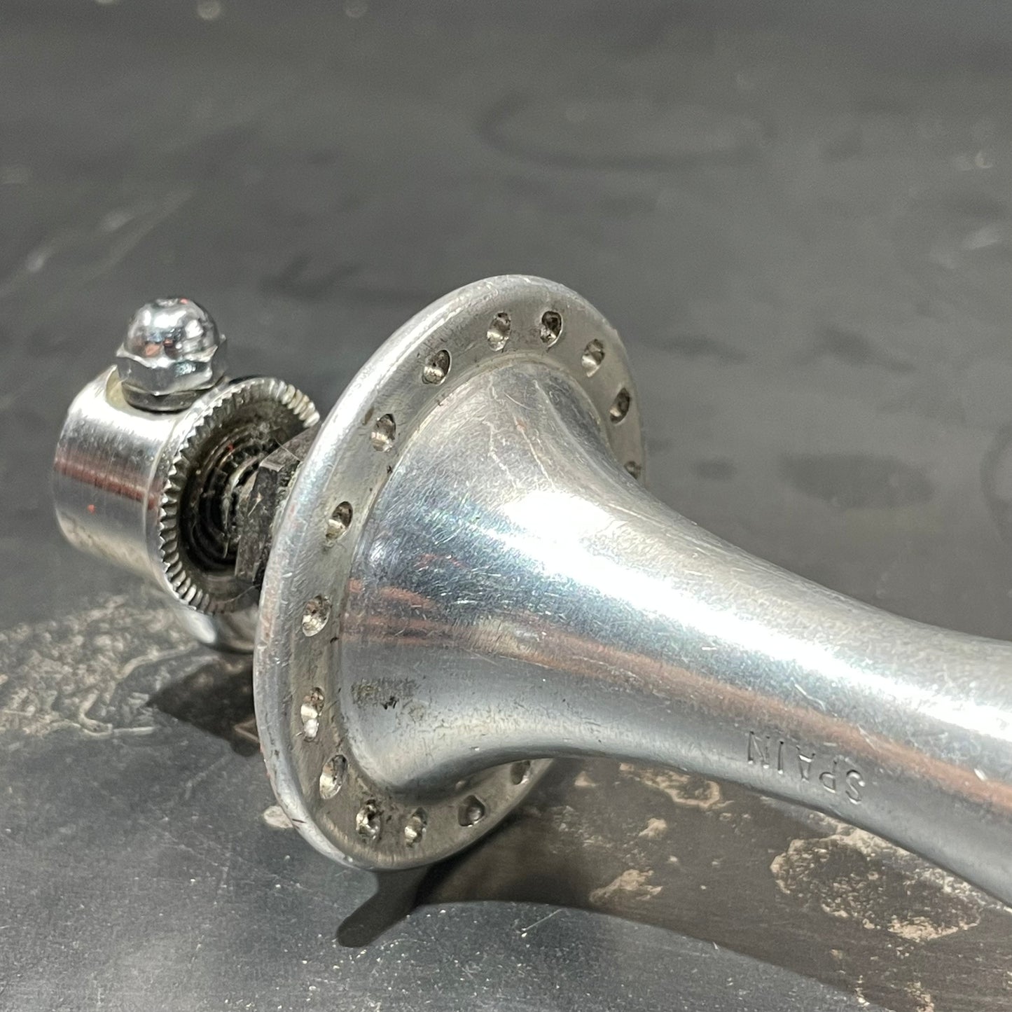 Zeus Front Hub