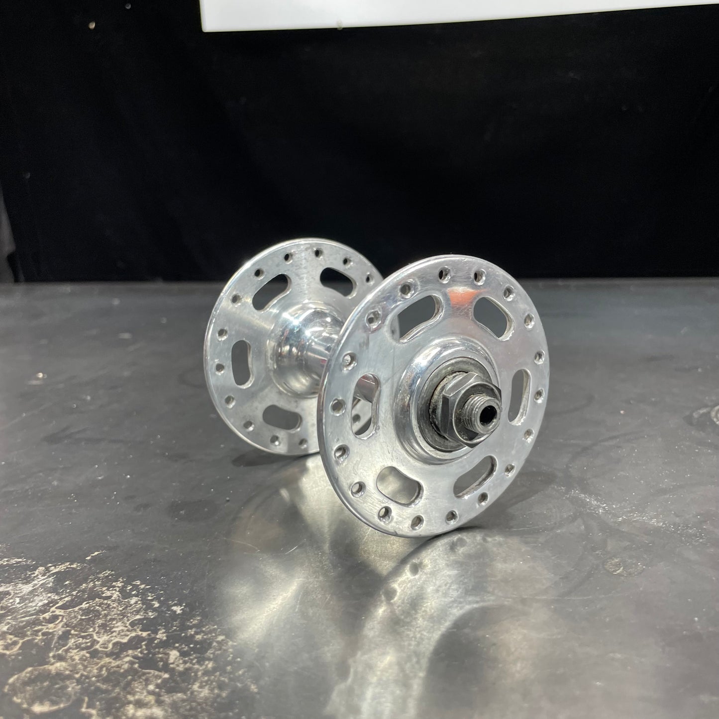 Normandy High Flange Front Hub