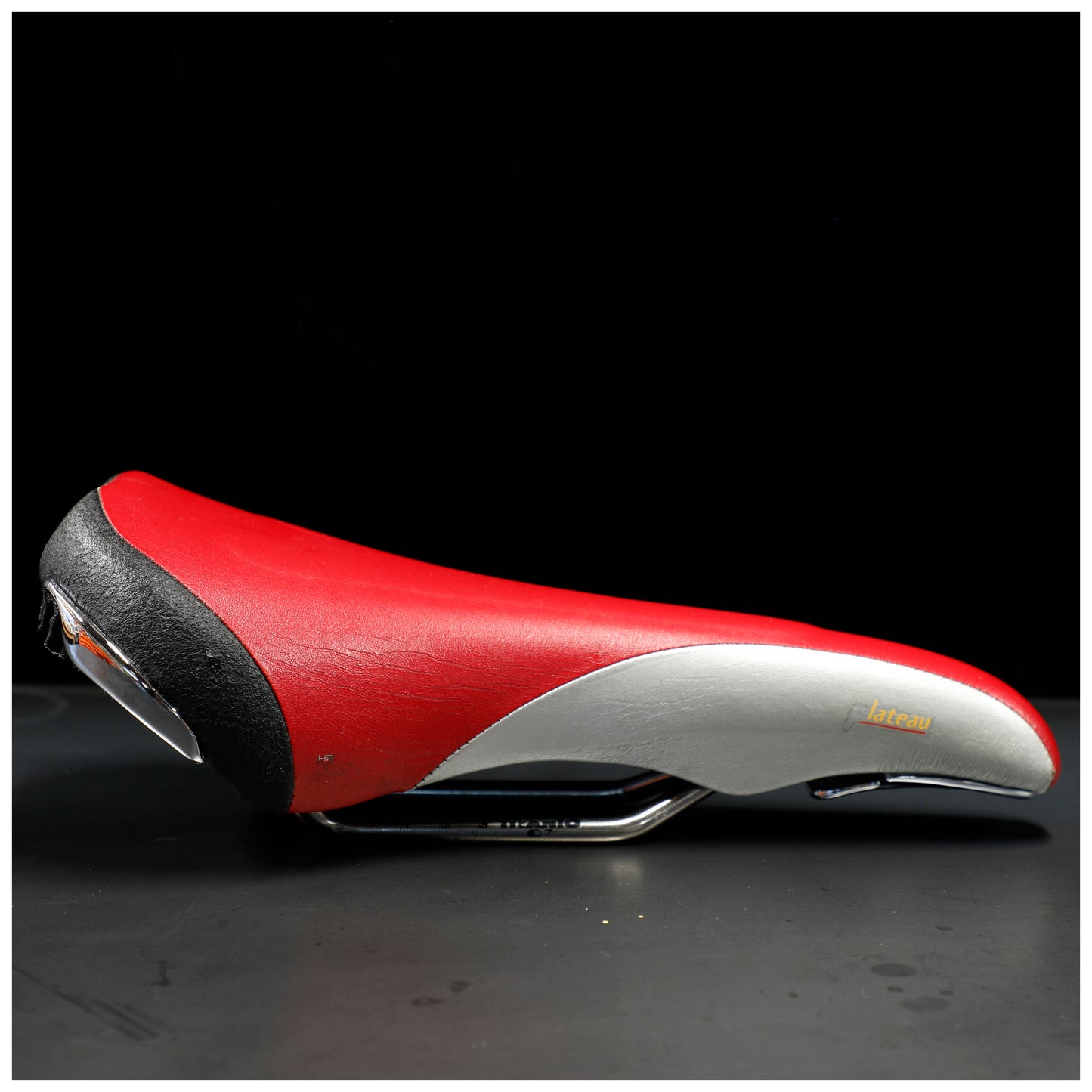 Fizik Plateau Saddle