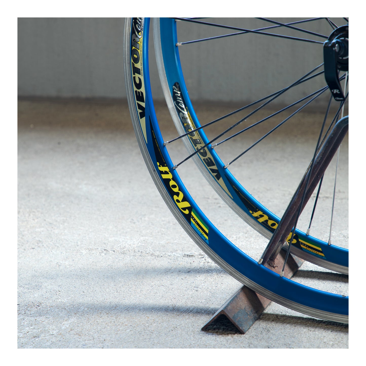 Lemond Zurich with Matching Rolf Wheels